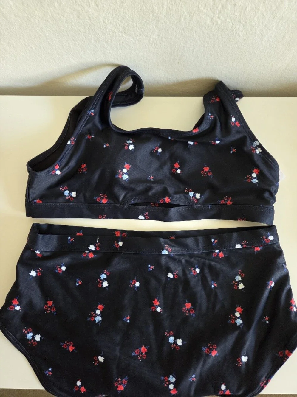 Old Navy Women’s 2-Piece Floral Swimsuit 💙🌸